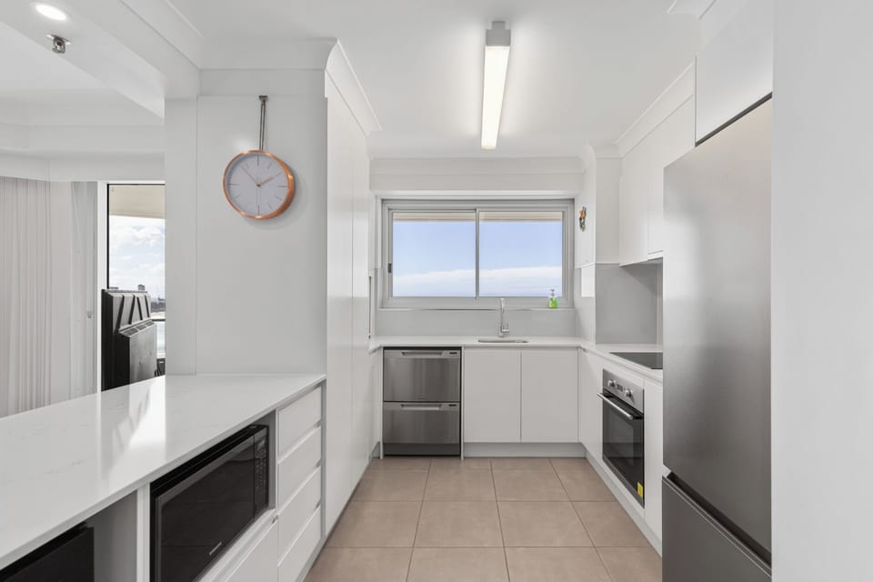 Apartment, 2 Bedrooms, Balcony | Private kitchen | Electric kettle, toaster