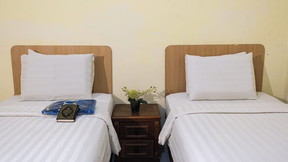 WiFi (free), bed sheets