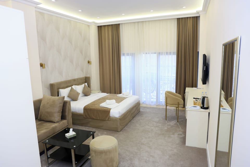 Deluxe Double Room | Soundproofing, iron/ironing board, free WiFi