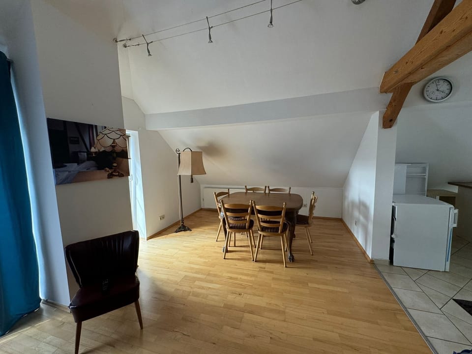Classic Condo, 4 Bedrooms, Courtyard View | Living area