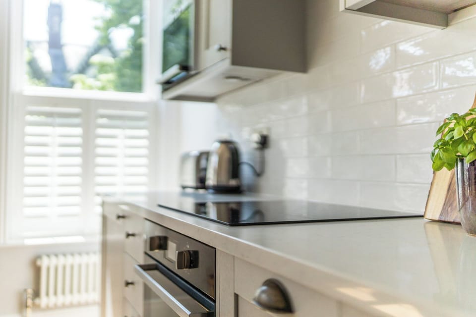 Luxury Apartment | Private kitchen | Mini-fridge, microwave, oven, stovetop