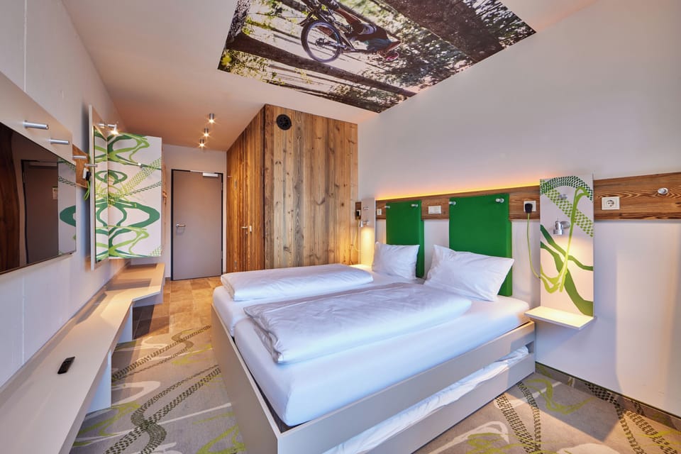 Double Room | Hypo-allergenic bedding, in-room safe, blackout drapes, soundproofing