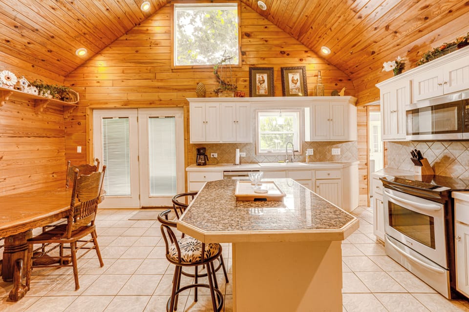 House (2 Bedrooms) | Interior