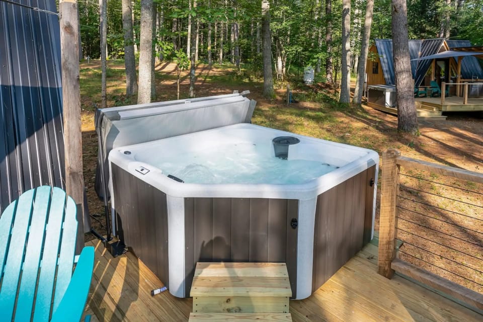 Private spa tub