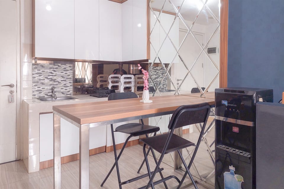 Apartment | Private kitchen | Fridge, stovetop, rice cooker, dining tables