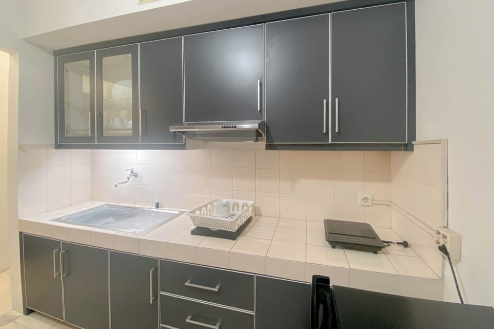 Apartment | Private kitchen | Fridge, stovetop, rice cooker, dining tables