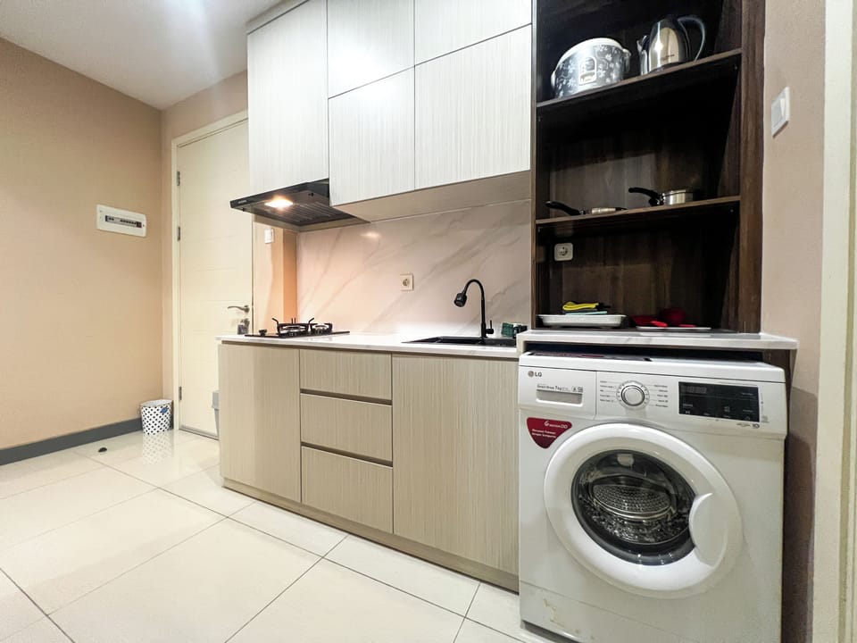 Apartment | Private kitchen | Fridge, stovetop, rice cooker