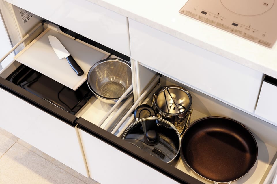 Fridge, microwave, oven, coffee/tea maker