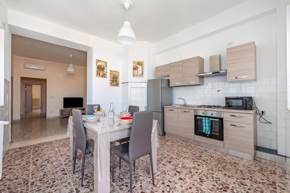 Family Apartment, 1 Bedroom, Microwave (Casa Del Sol Alberobello) | Private kitchen