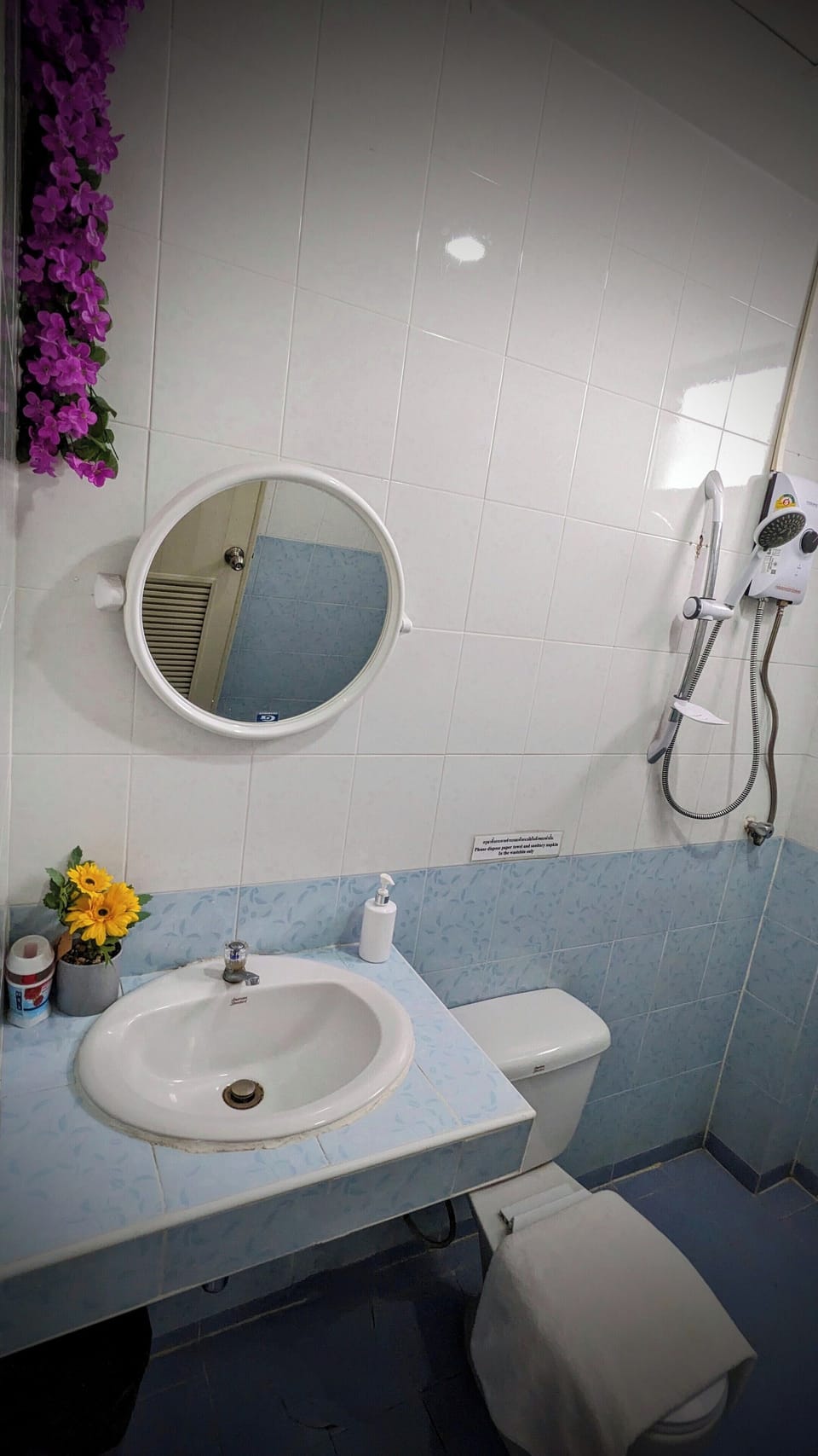 Deluxe Double Room, Balcony | Bathroom | Bathtub, jetted tub, hair dryer, towels