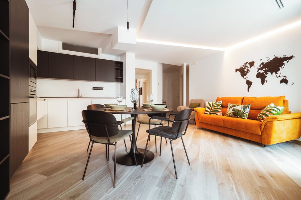 Apartment | Living area | Flat-screen TV