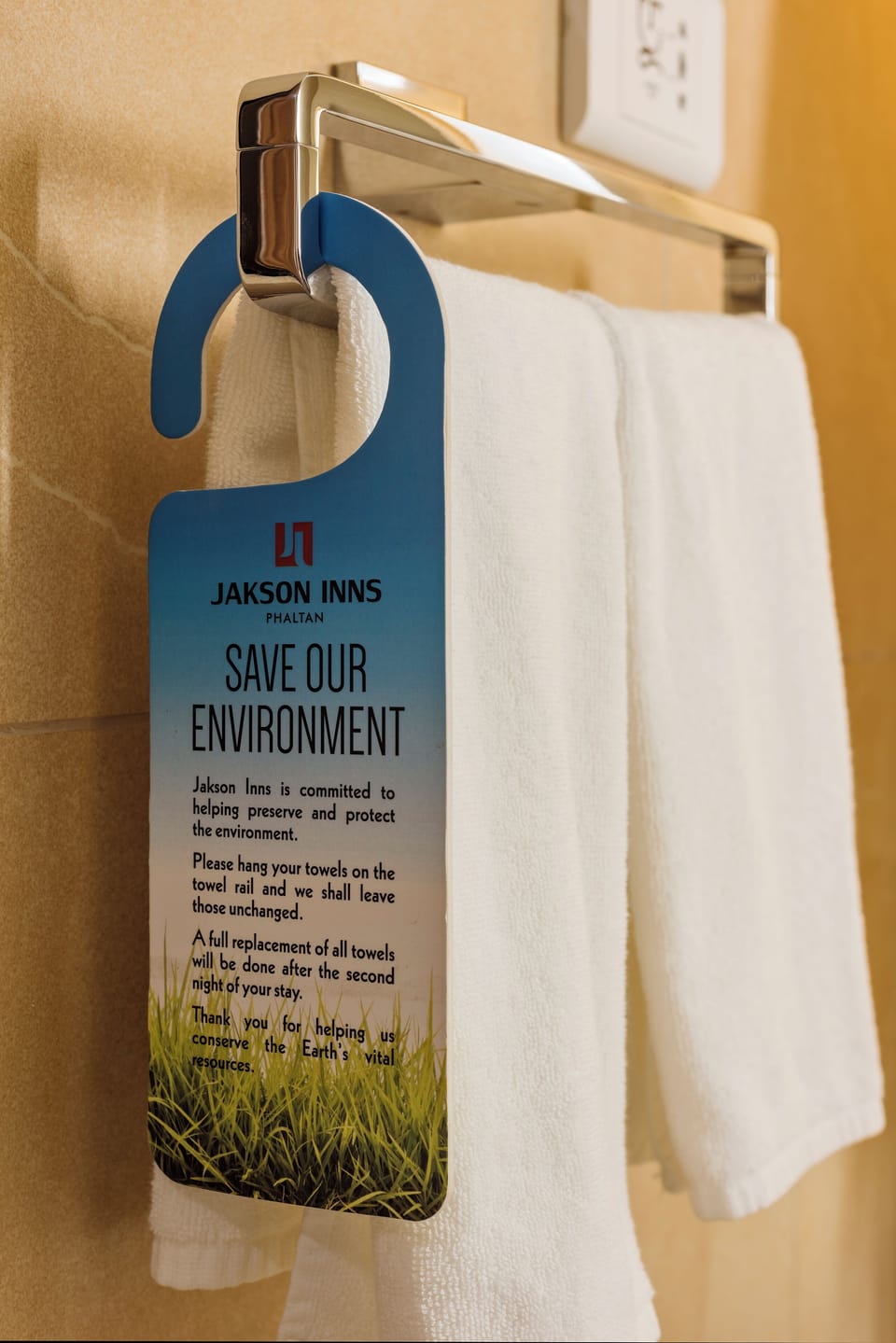 Deluxe Double Room | Bathroom amenities | Slippers