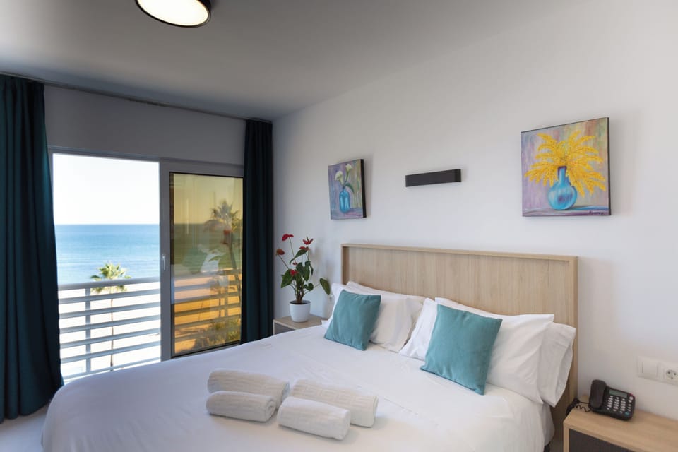 Panoramic Double Room, Sea View | Blackout drapes, soundproofing, iron/ironing board, free WiFi