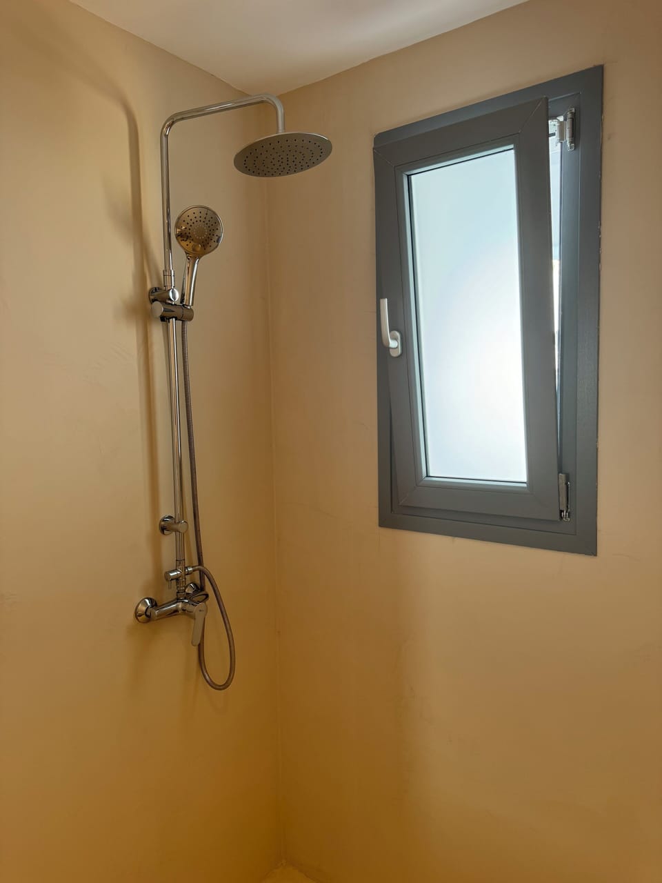 Double Room, 1 Queen Bed | Bathroom | Shower, hair dryer, slippers, towels