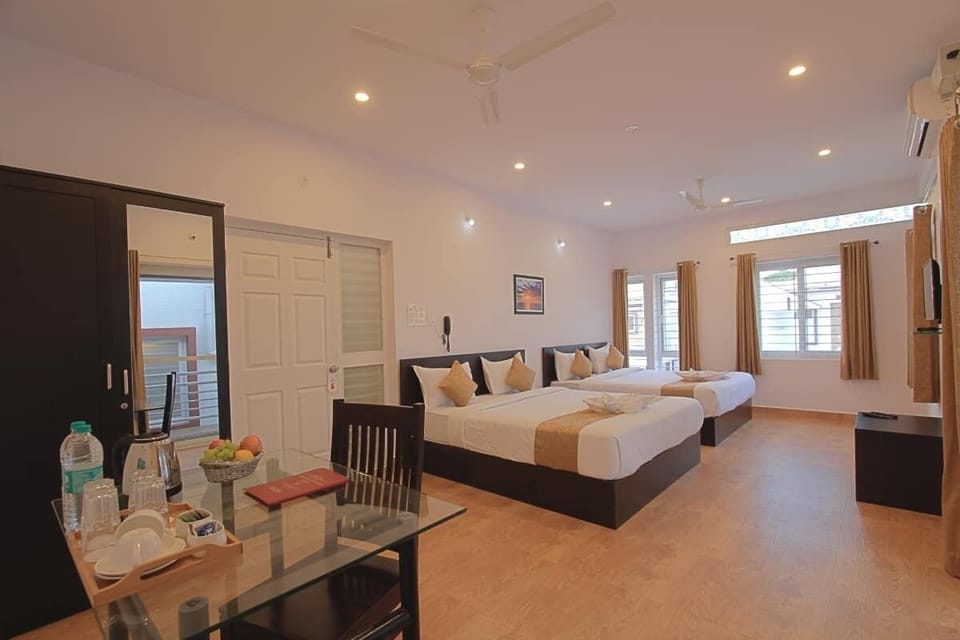 Executive Double Room, Garden View | Desk, WiFi (free)