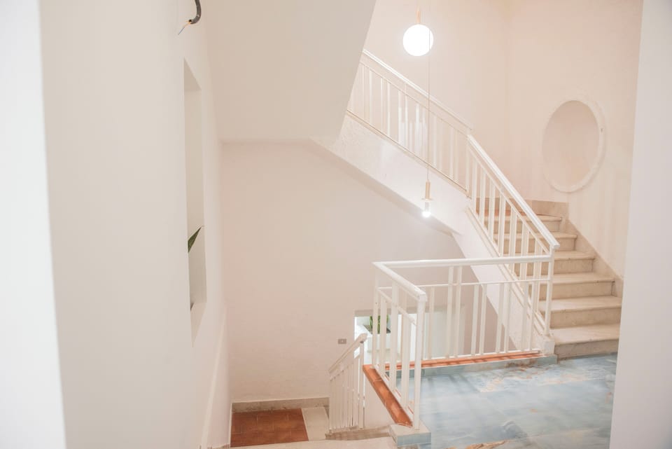 Handrails in stairways
