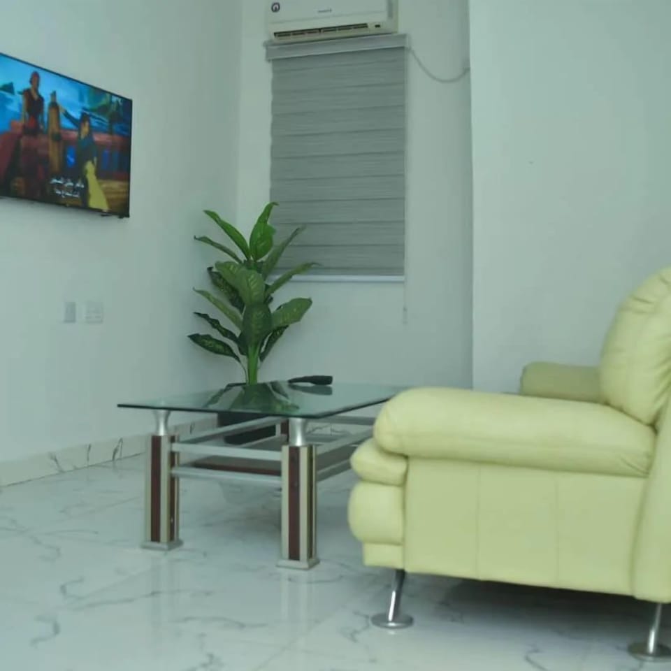 Executive Suite, 2 Bedrooms | Living area | 42-inch Smart TV with cable channels