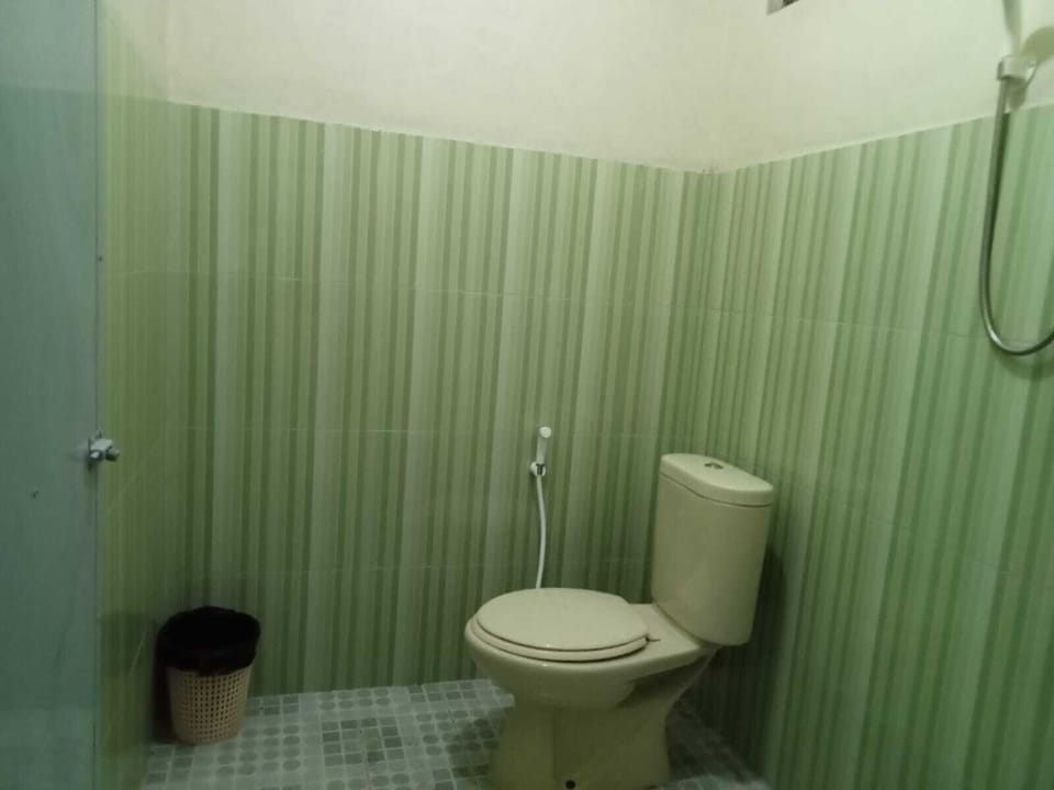 Standard Double Room | Bathroom