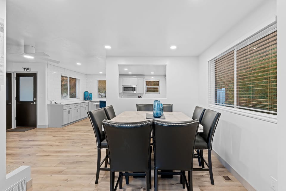 Villa, Multiple Bedrooms | Dining