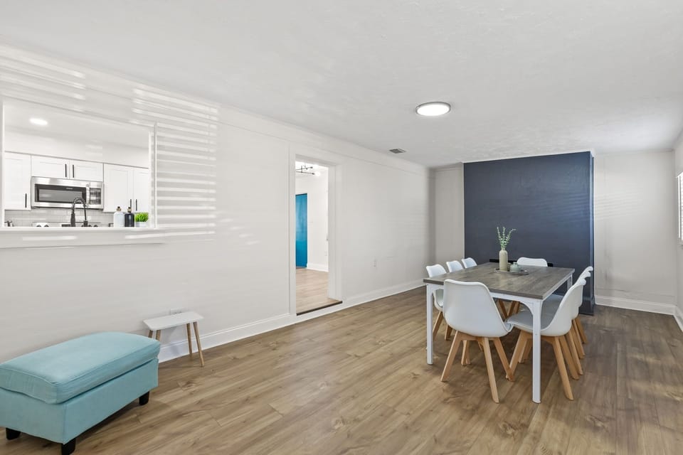 House, 4 Bedrooms | Dining