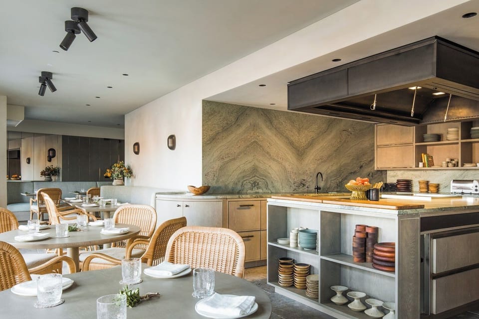 2 restaurants; breakfast, lunch, and dinner served