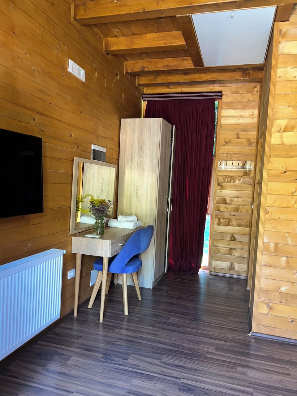 Standard Bungalow | Desk, free WiFi, bed sheets