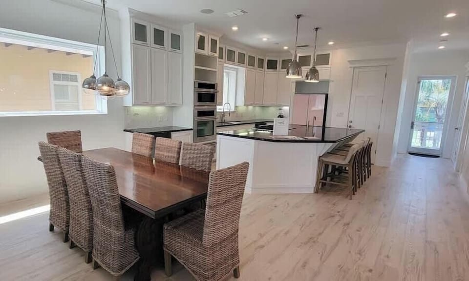 House, Multiple Beds, Pool Access (Padre Beach House) | Dining