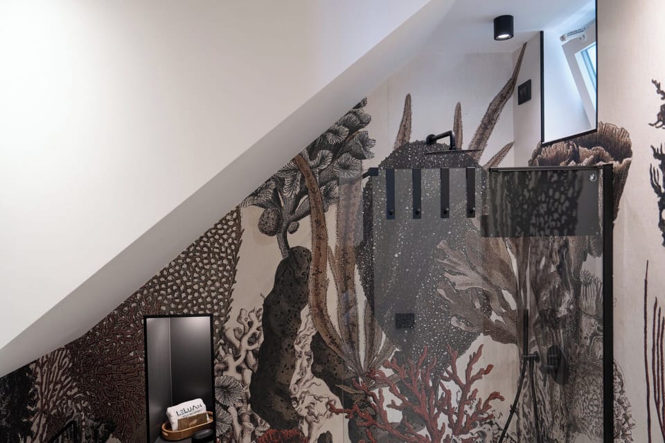 Deluxe Double Room, Balcony, Sea View | Bathroom | Shower, hair dryer, bidet, towels