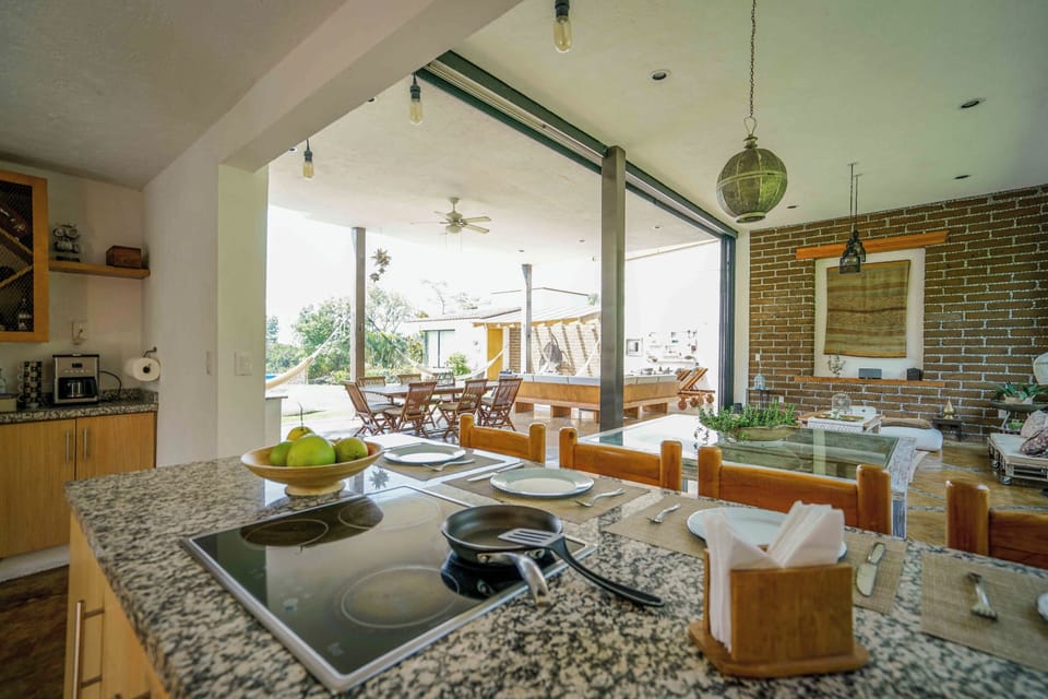 House, Private Pool, Mountain View | Private kitchen | Toaster