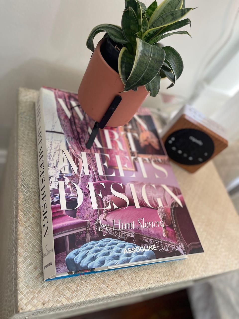 The Pearl | Premium bedding, pillowtop beds, laptop workspace, free WiFi