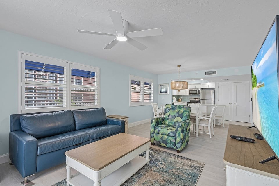 Condo, 2 Bedrooms | Living area | Smart TV