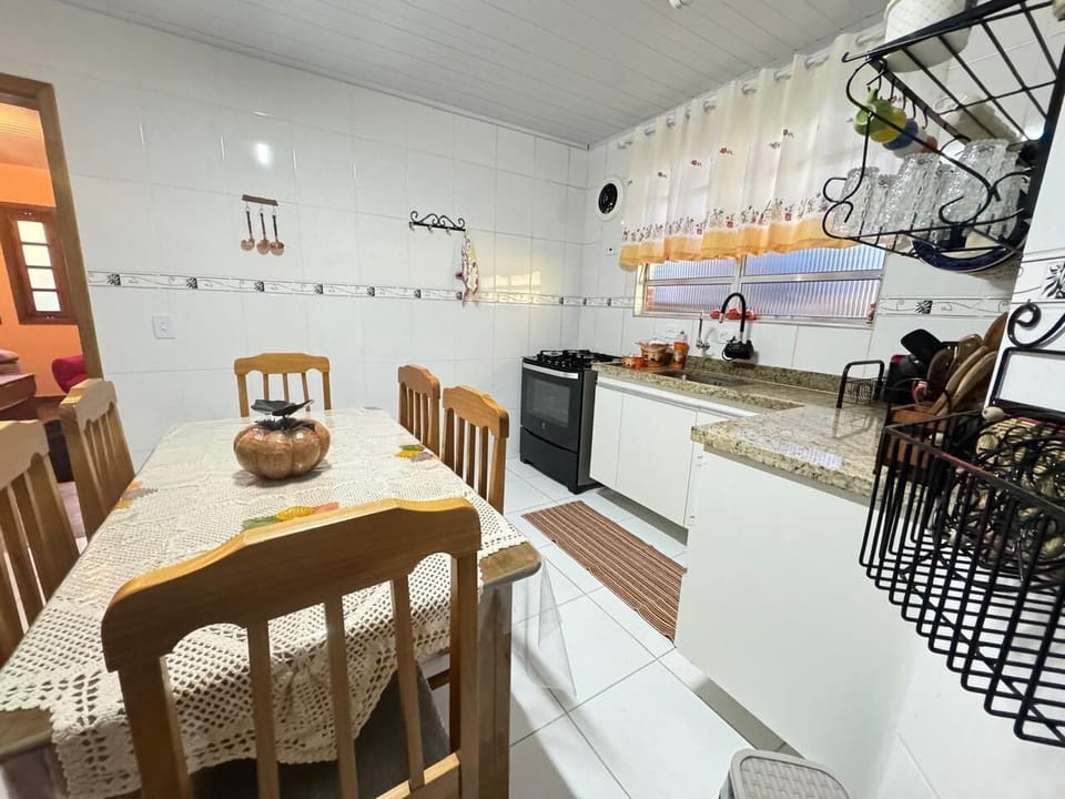 Premium House | Private kitchen | Full-size fridge, microwave, oven, stovetop