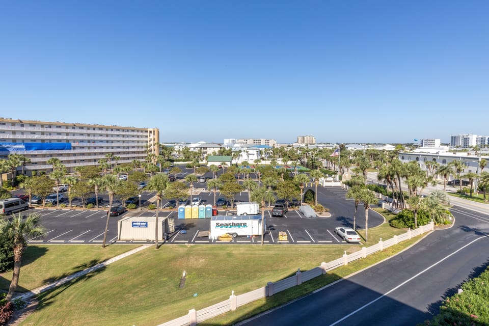Condo, 3 Bedrooms | Parking