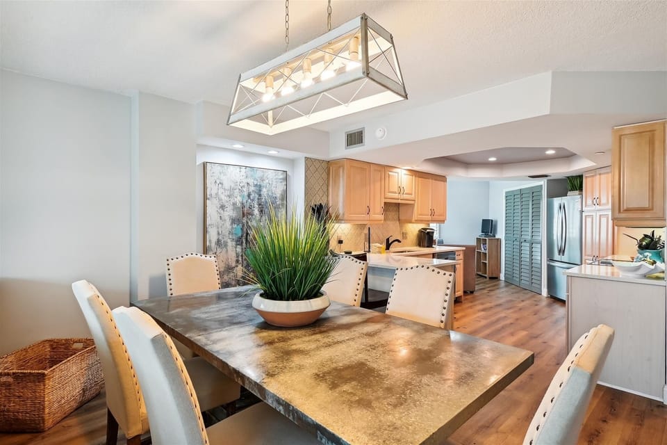 Condo, 3 Bedrooms | Dining