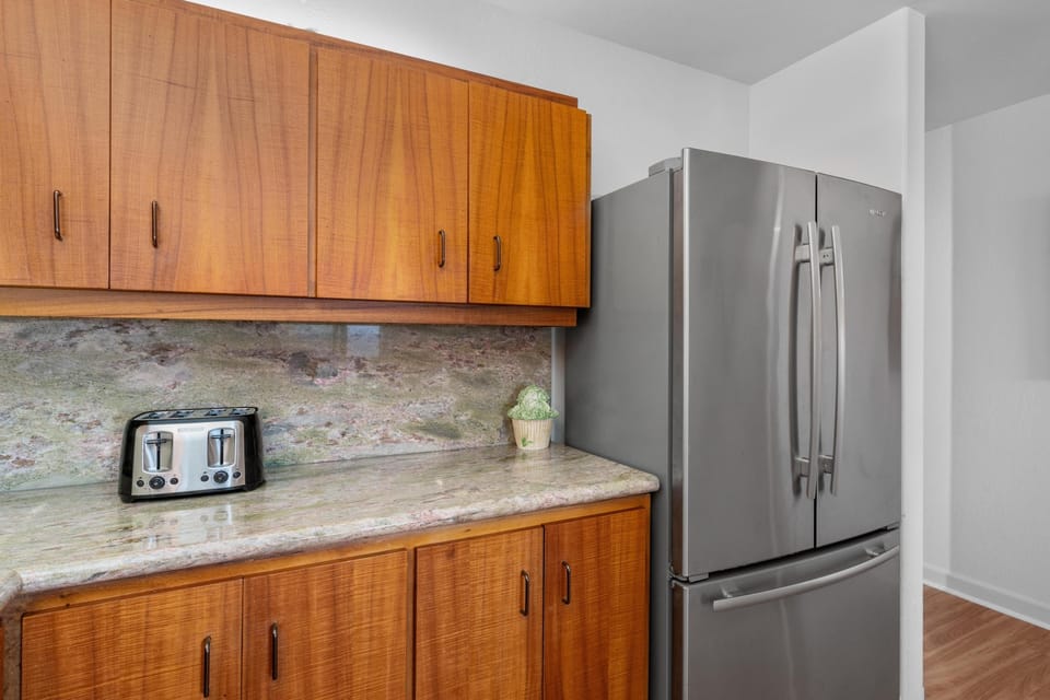 Condo, 3 Bedrooms | Private kitchen | Fridge, oven, stovetop, coffee/tea maker