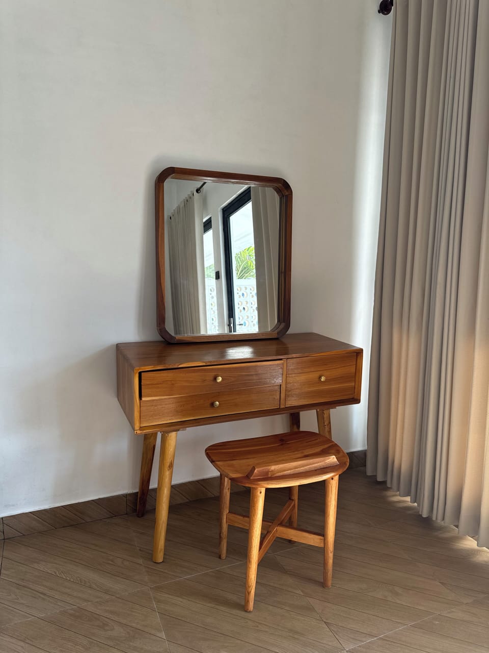 Deluxe Double Room, Pool View | Desk, free WiFi