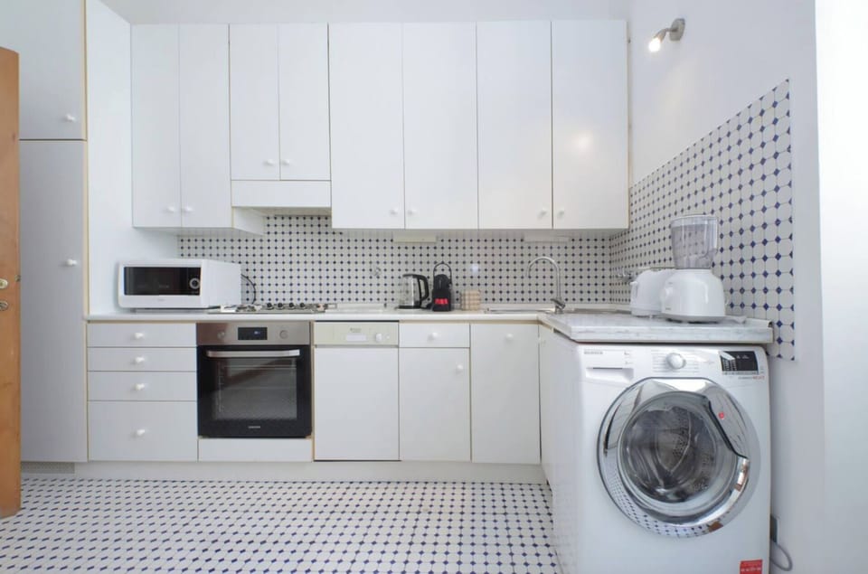 Apartment | Private kitchen | Full-size fridge, microwave, oven, stovetop