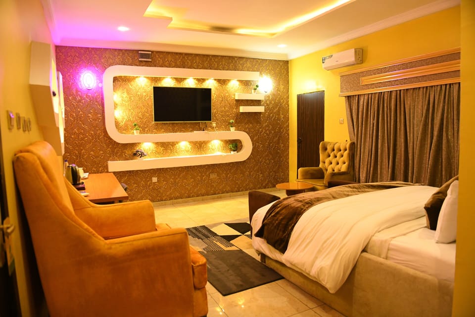 Luxury Studio, Balcony | In-room safe, blackout drapes, soundproofing, free WiFi