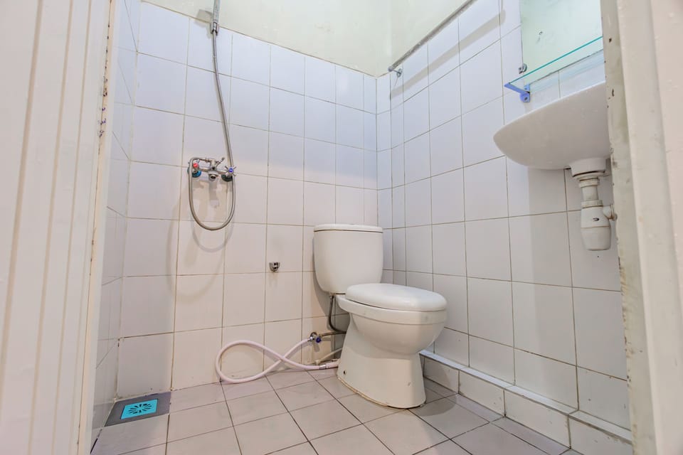 Deluxe Double Room | Bathroom | Shower, towels, soap
