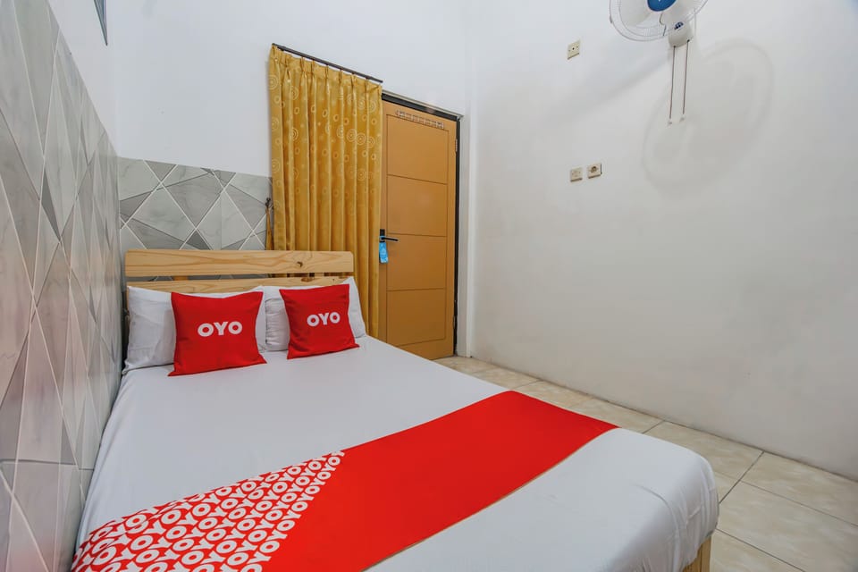 Standard Double Room | Desk, laptop workspace, free WiFi, bed sheets