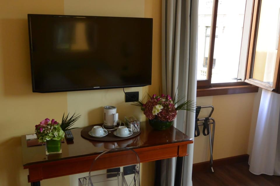 Premium bedding, minibar (free items), in-room safe, desk