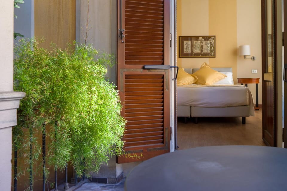 Superior Double Room, Terrace | Premium bedding, minibar (free items), in-room safe, desk