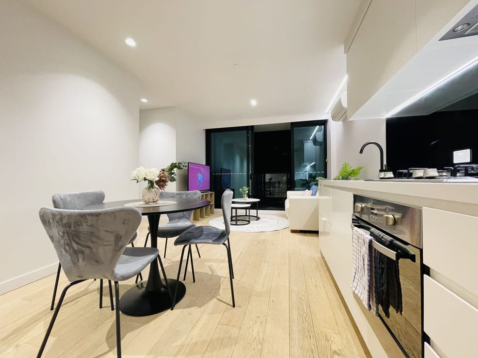 Classic Apartment | In-room dining