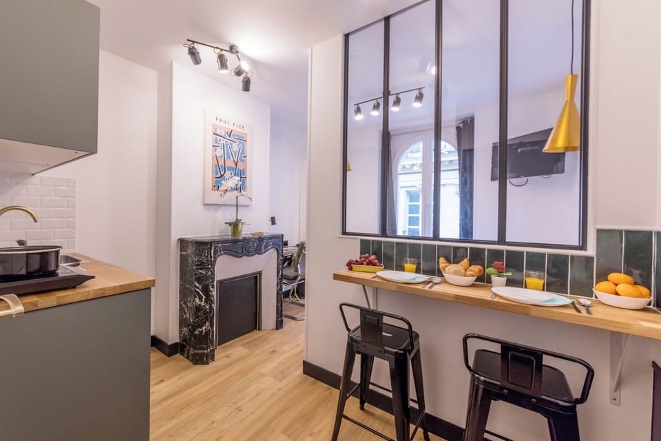 Studio | Living area | TV