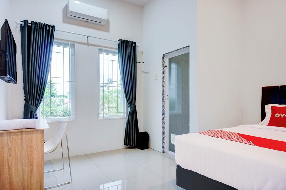 Standard Suite | Desk, WiFi (free), bed sheets