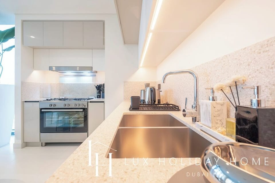 Apartment | Private kitchen | Electric kettle, toaster oven