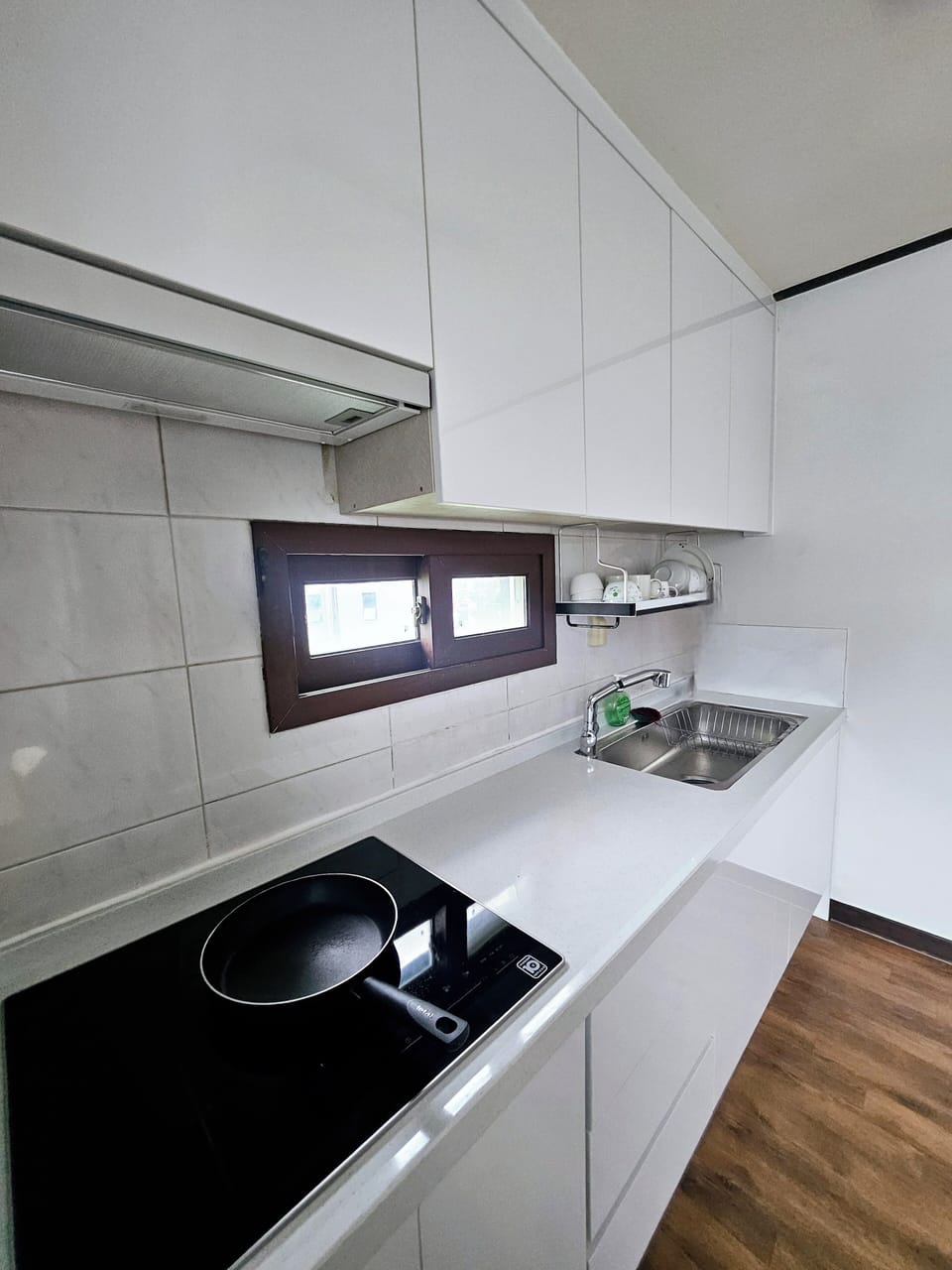 Suite, 1 Bedroom, Non Smoking, Microwave | Private kitchen | Fridge, microwave, stovetop
