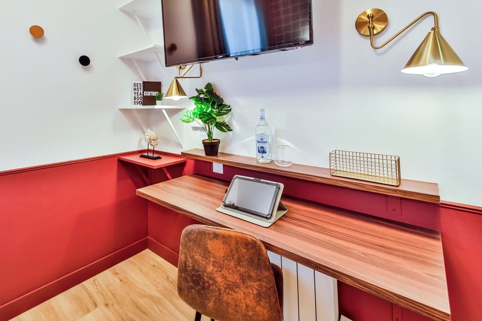 Studio | Living area | TV