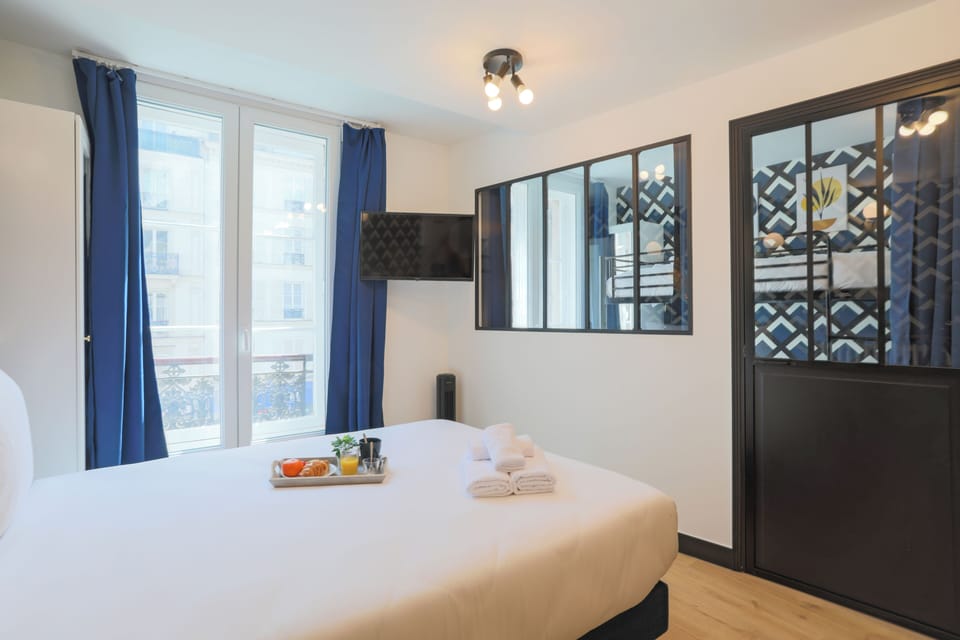Apartment | In-room safe, iron/ironing board, free WiFi