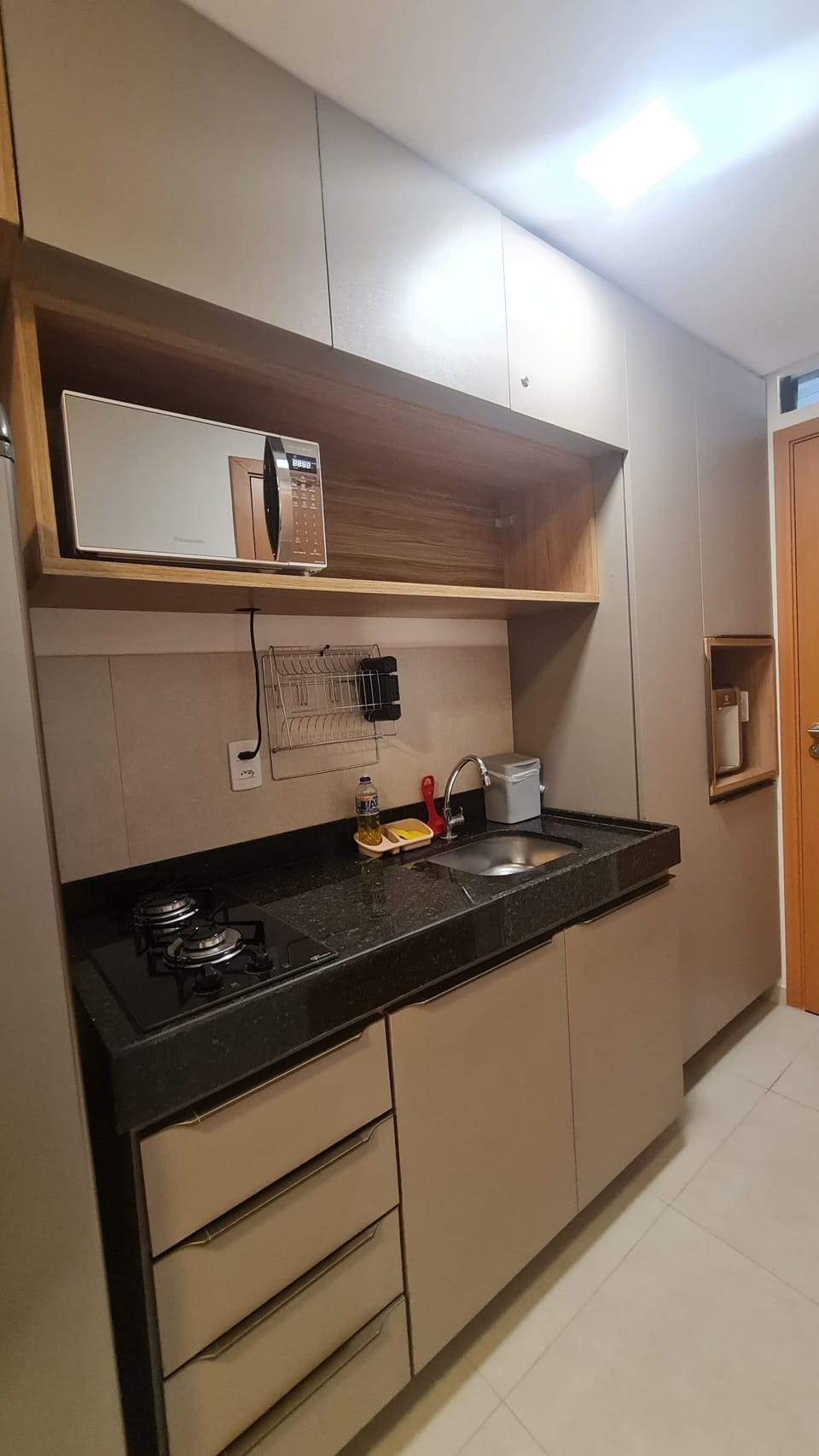 Deluxe Studio, Private Pool, City View | Private kitchen | Fridge, microwave, stovetop, cookware/dishes/utensils